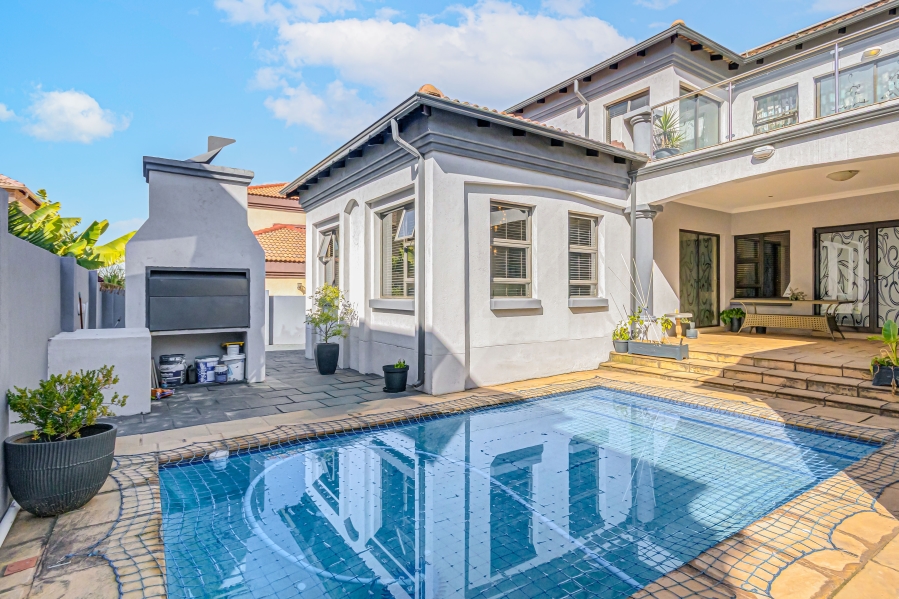 5 Bedroom Property for Sale in Blue Valley Golf Estate Gauteng