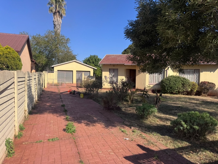 2 Bedroom Property for Sale in Dawn Park Gauteng