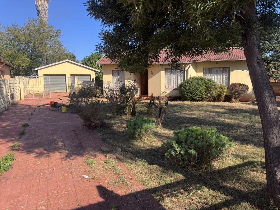 2 Bedroom Property for Sale in Dawn Park Gauteng