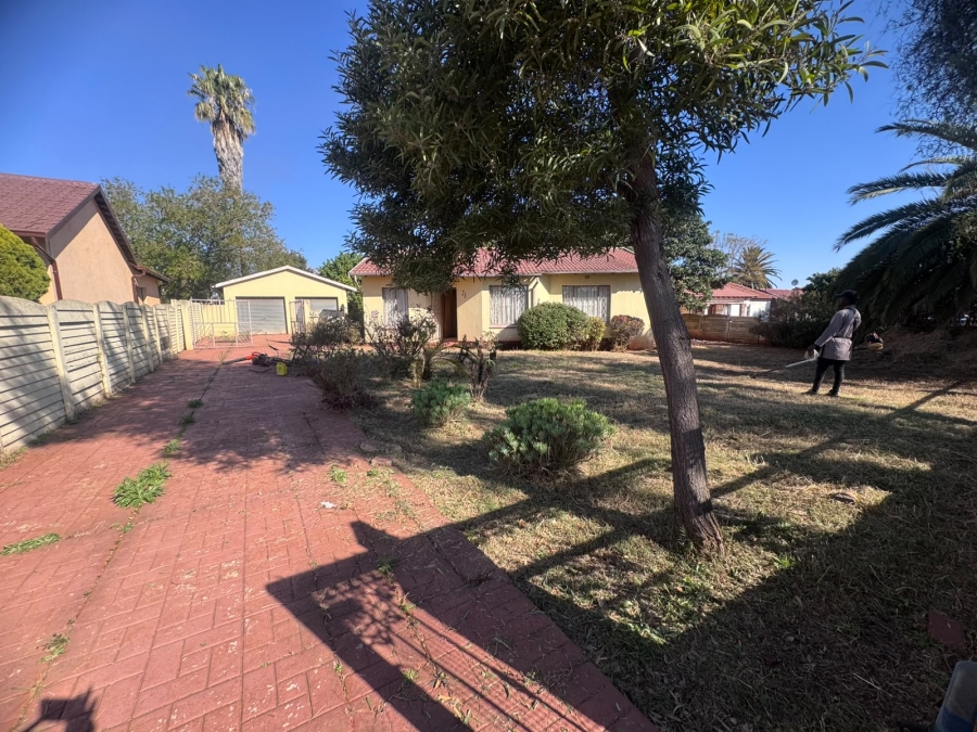 2 Bedroom Property for Sale in Dawn Park Gauteng