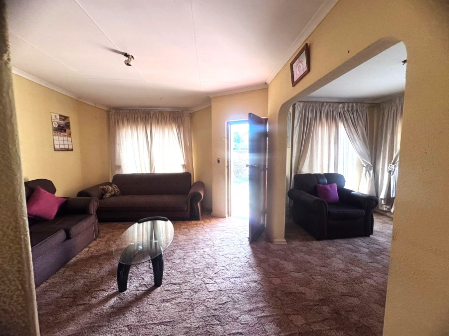 2 Bedroom Property for Sale in Dawn Park Gauteng