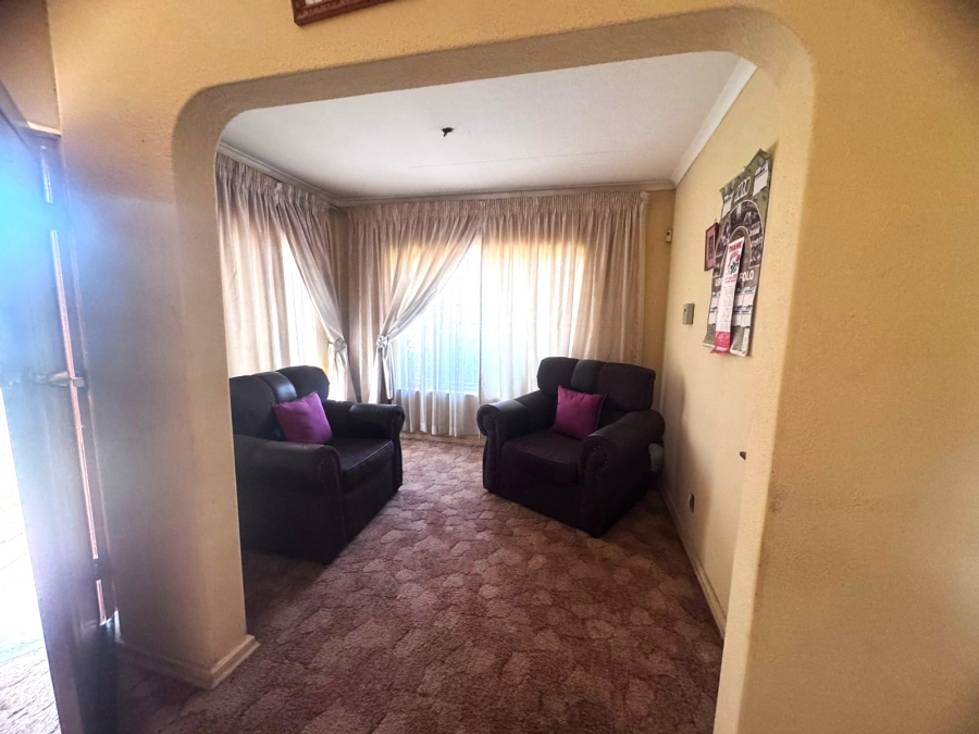 2 Bedroom Property for Sale in Dawn Park Gauteng