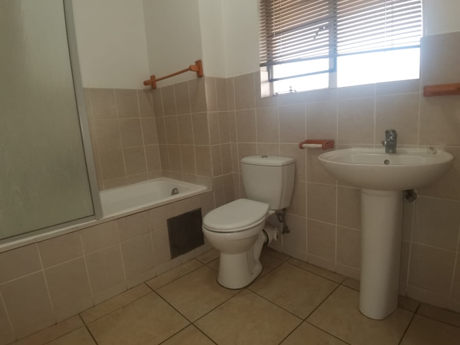 To Let 1 Bedroom Property for Rent in North Riding Gauteng