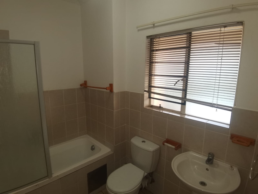 To Let 1 Bedroom Property for Rent in North Riding Gauteng