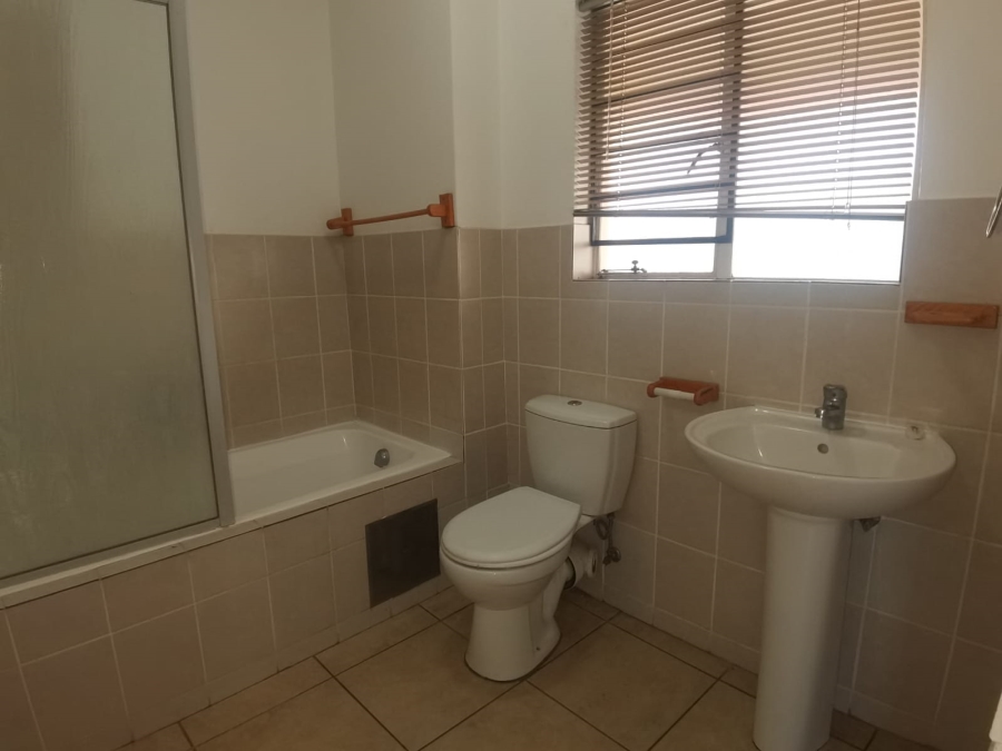 To Let 1 Bedroom Property for Rent in North Riding Gauteng