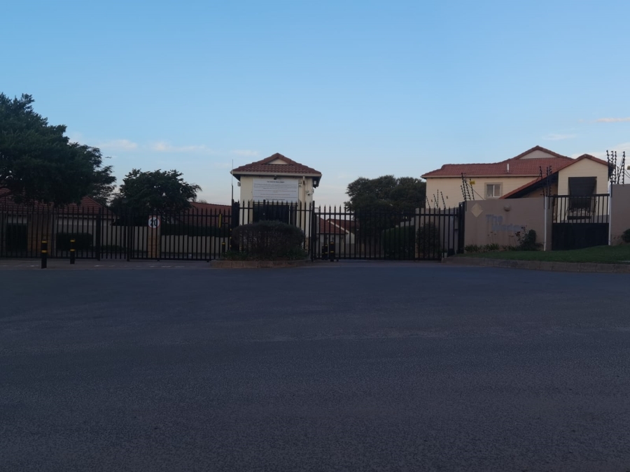 To Let 1 Bedroom Property for Rent in North Riding Gauteng