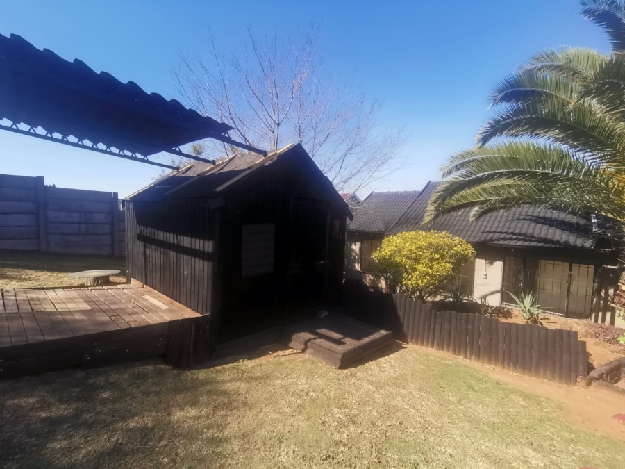 3 Bedroom Property for Sale in Lindhaven Gauteng