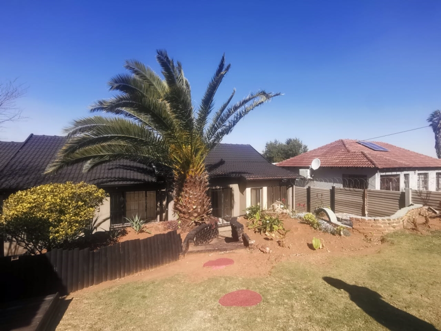 3 Bedroom Property for Sale in Lindhaven Gauteng
