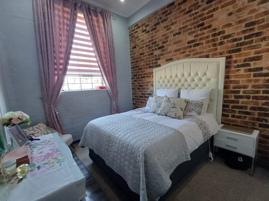 2 Bedroom Property for Sale in Braamfontein Gauteng
