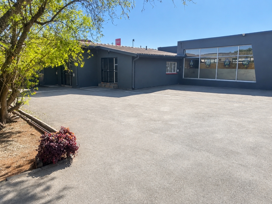 To Let Commercial Property for Rent in Croydon Gauteng