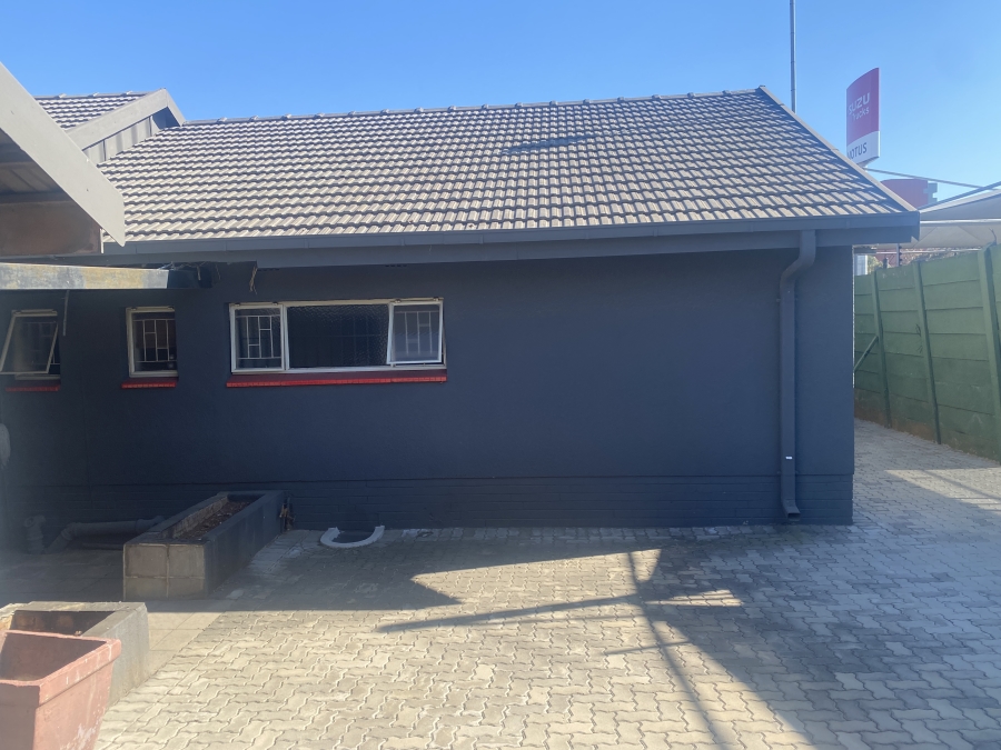 To Let Commercial Property for Rent in Croydon Gauteng