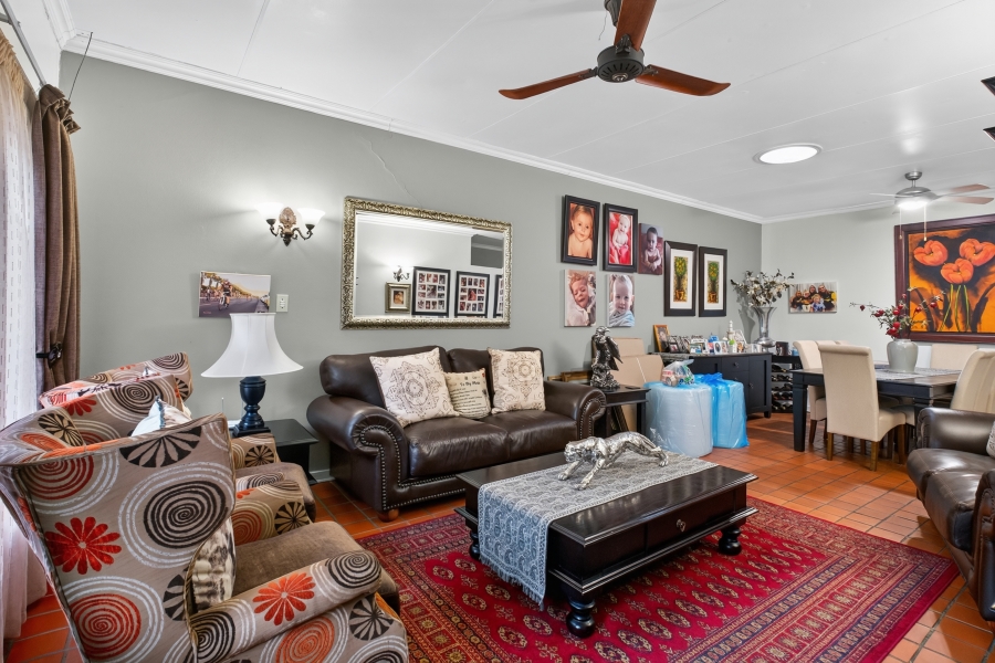 5 Bedroom Property for Sale in Waverley Gauteng