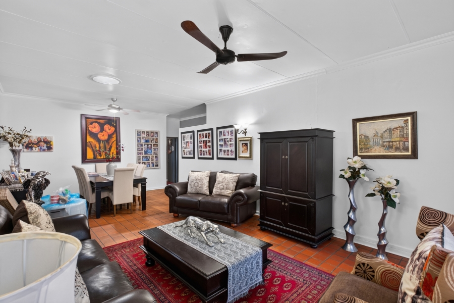 5 Bedroom Property for Sale in Waverley Gauteng