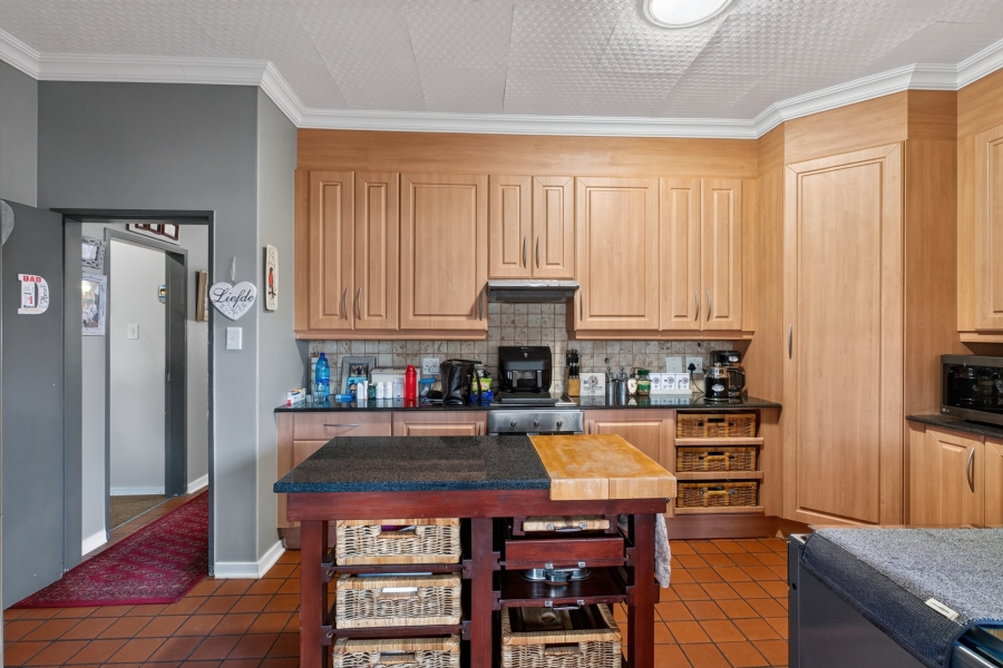 5 Bedroom Property for Sale in Waverley Gauteng