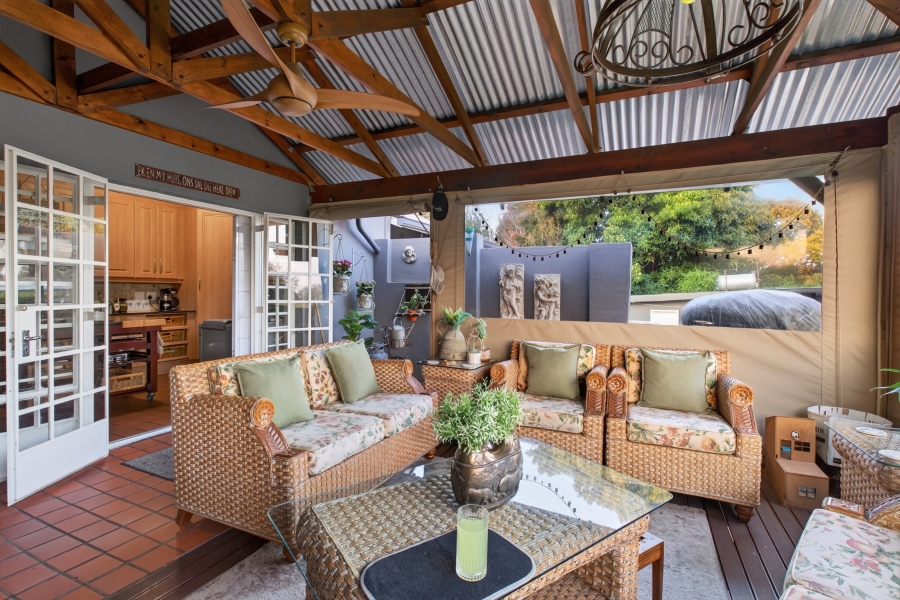 5 Bedroom Property for Sale in Waverley Gauteng