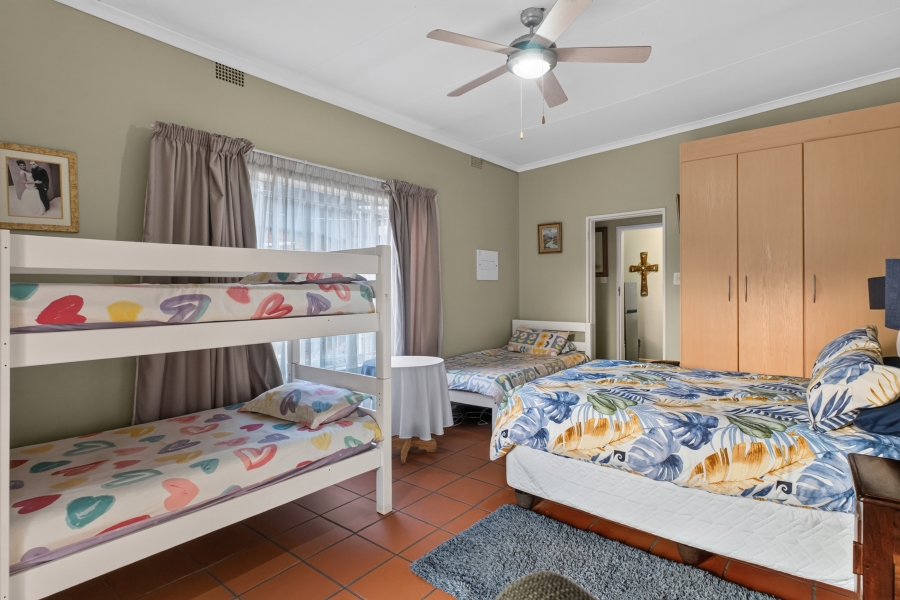 5 Bedroom Property for Sale in Waverley Gauteng