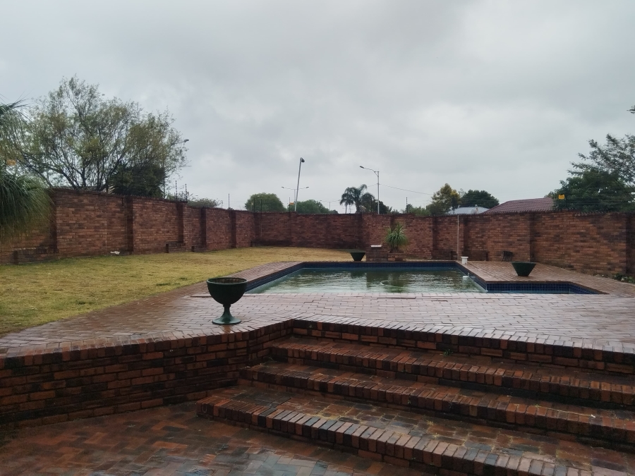 3 Bedroom Property for Sale in Wentworth Park Gauteng