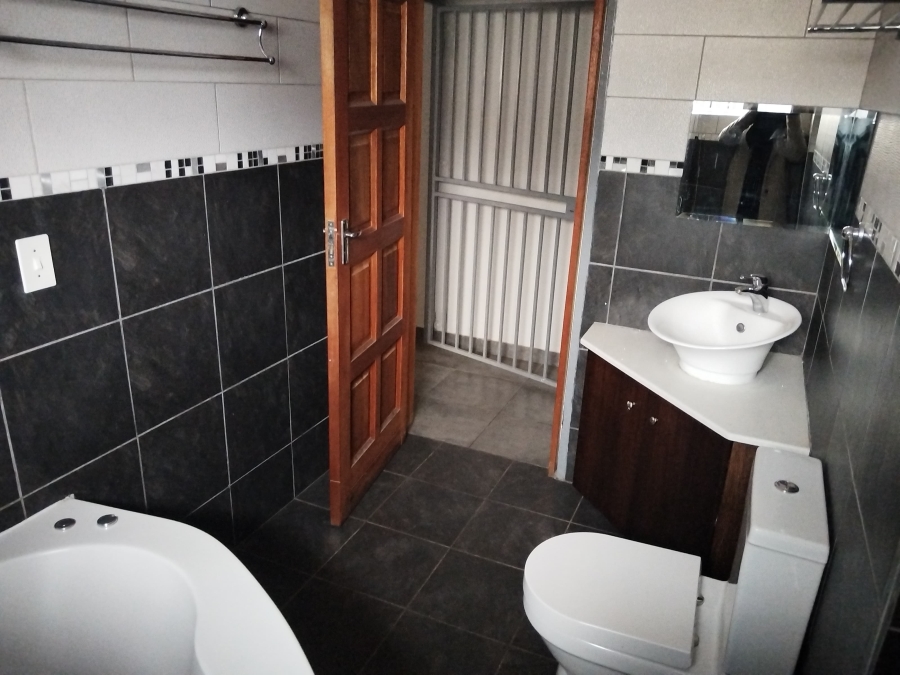 3 Bedroom Property for Sale in Wentworth Park Gauteng