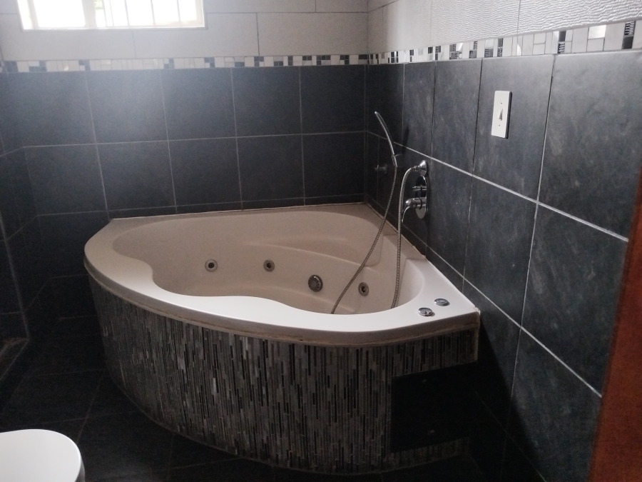 3 Bedroom Property for Sale in Wentworth Park Gauteng