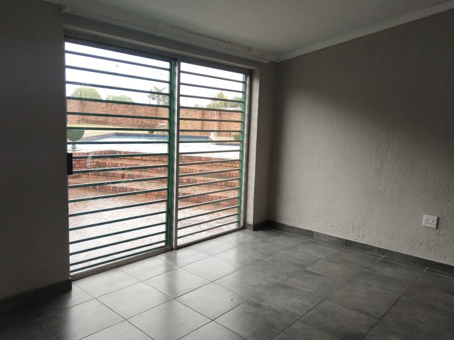 3 Bedroom Property for Sale in Wentworth Park Gauteng
