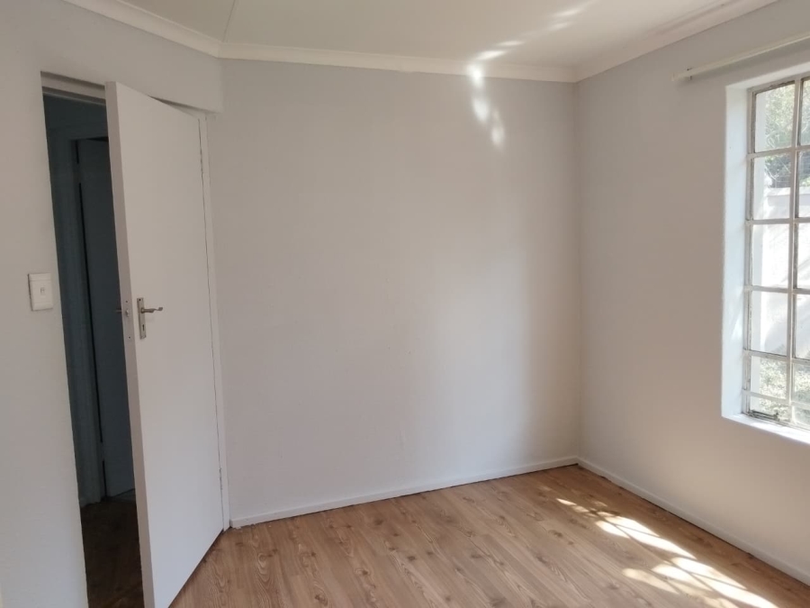 To Let 2 Bedroom Property for Rent in Helderkruin Gauteng