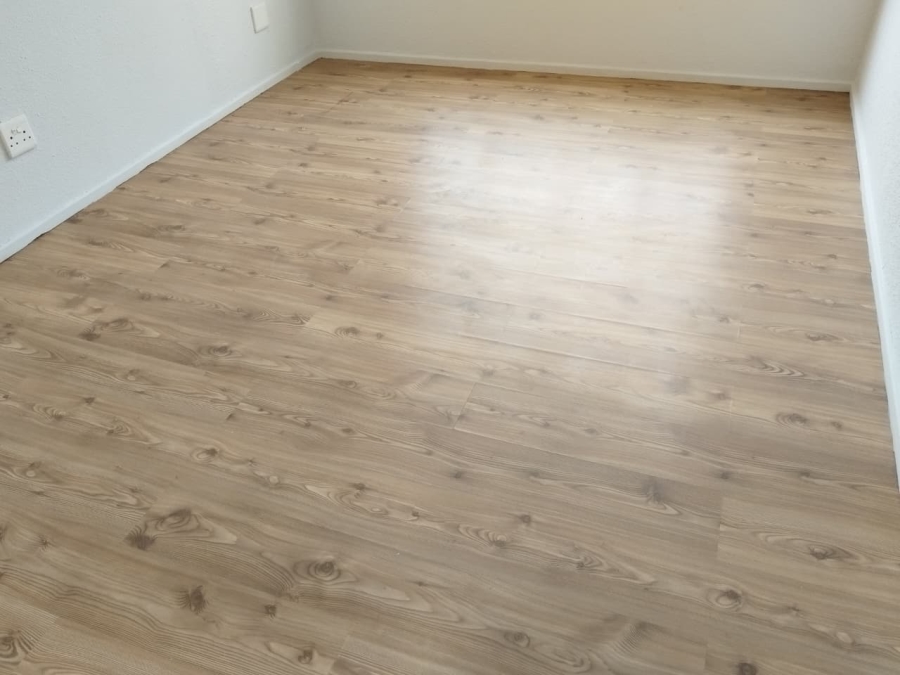 To Let 2 Bedroom Property for Rent in Helderkruin Gauteng
