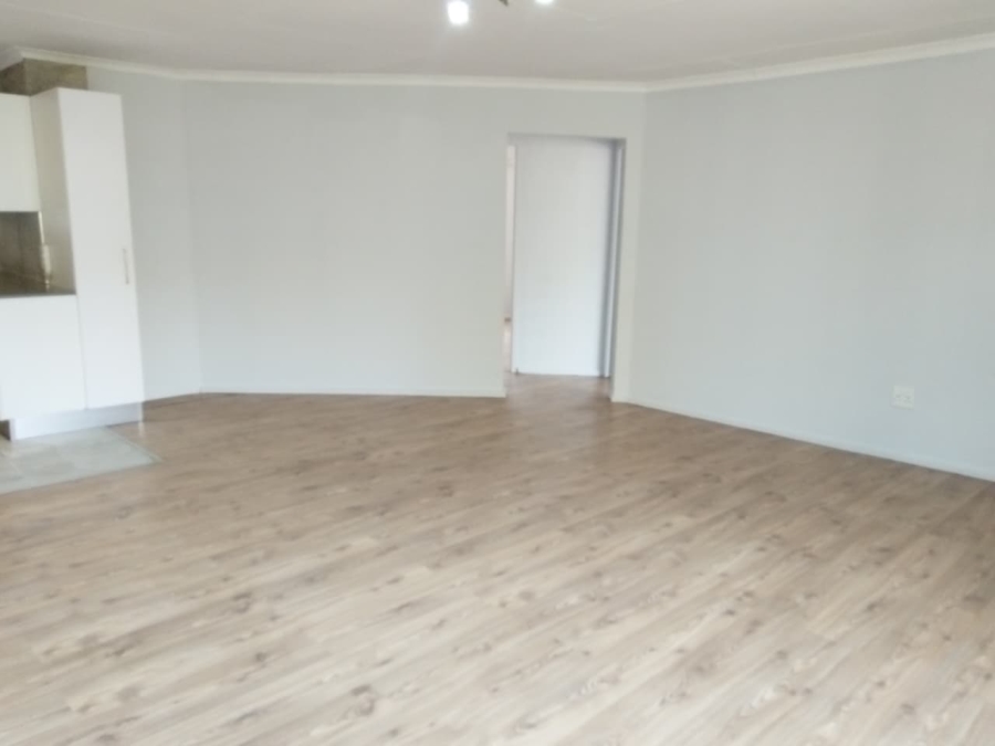 To Let 2 Bedroom Property for Rent in Helderkruin Gauteng