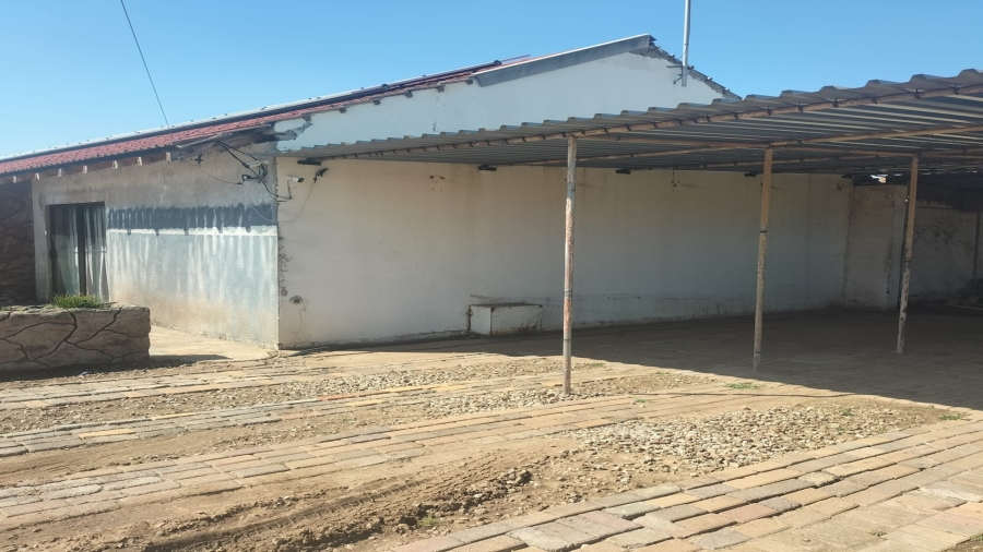 4 Bedroom Property for Sale in Theoville Gauteng
