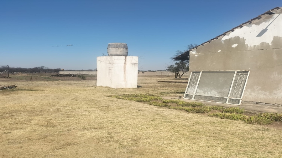 4 Bedroom Property for Sale in Theoville Gauteng
