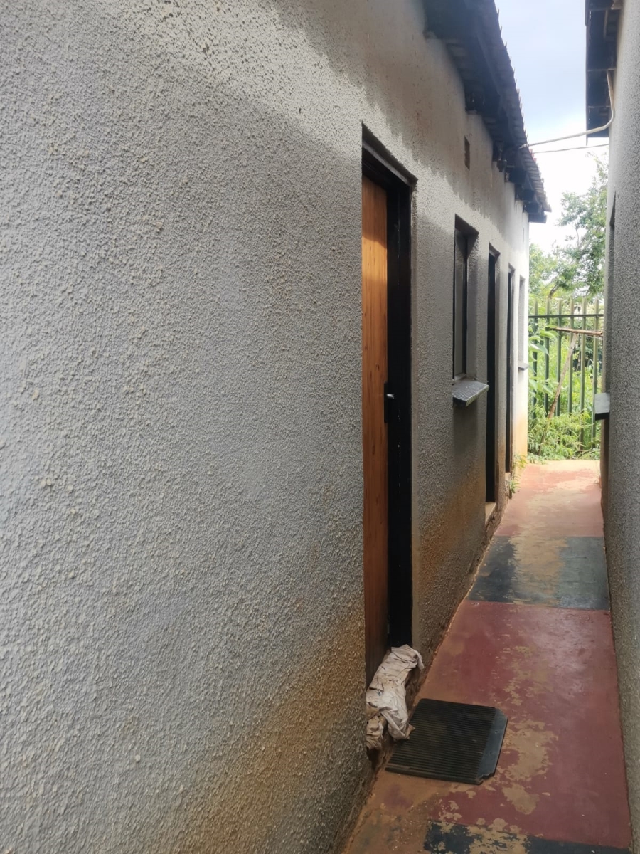 5 Bedroom Property for Sale in Lakeside Gauteng