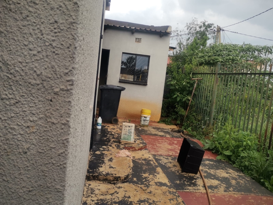 5 Bedroom Property for Sale in Lakeside Gauteng