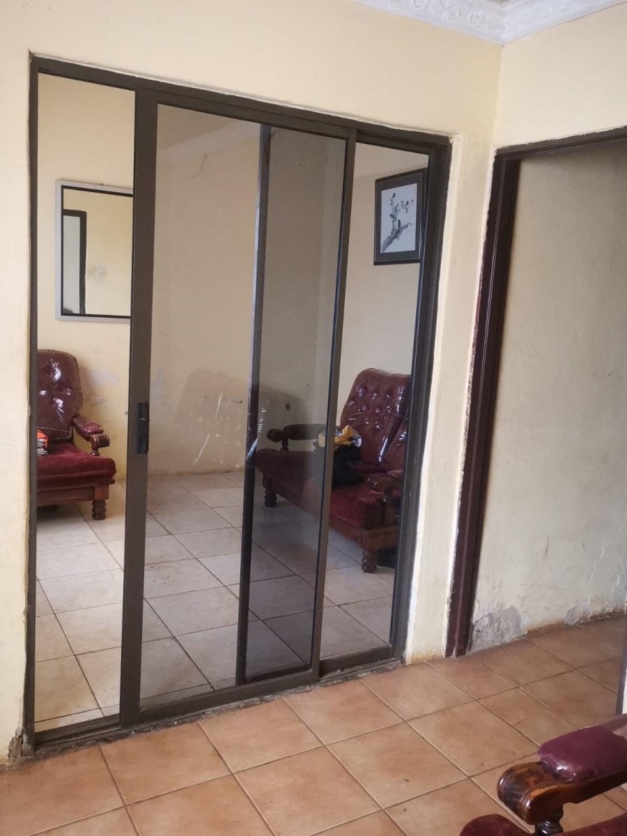 5 Bedroom Property for Sale in Lakeside Gauteng