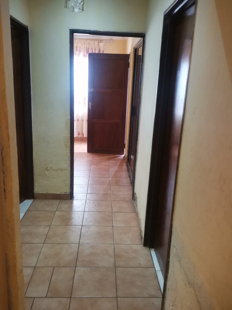 5 Bedroom Property for Sale in Lakeside Gauteng