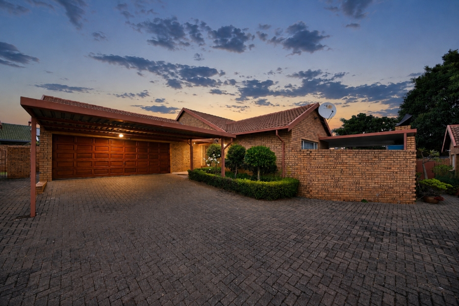 4 Bedroom Property for Sale in Equestria Gauteng