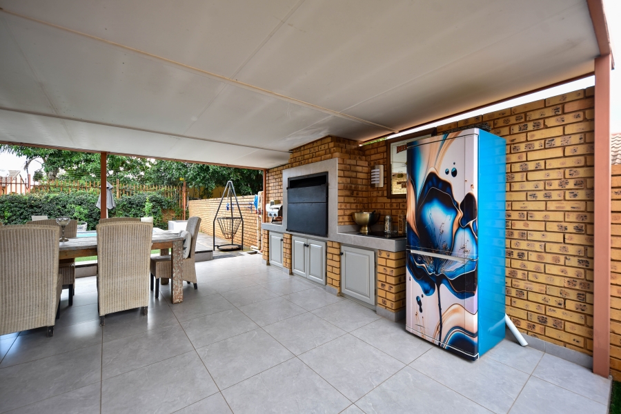 4 Bedroom Property for Sale in Equestria Gauteng