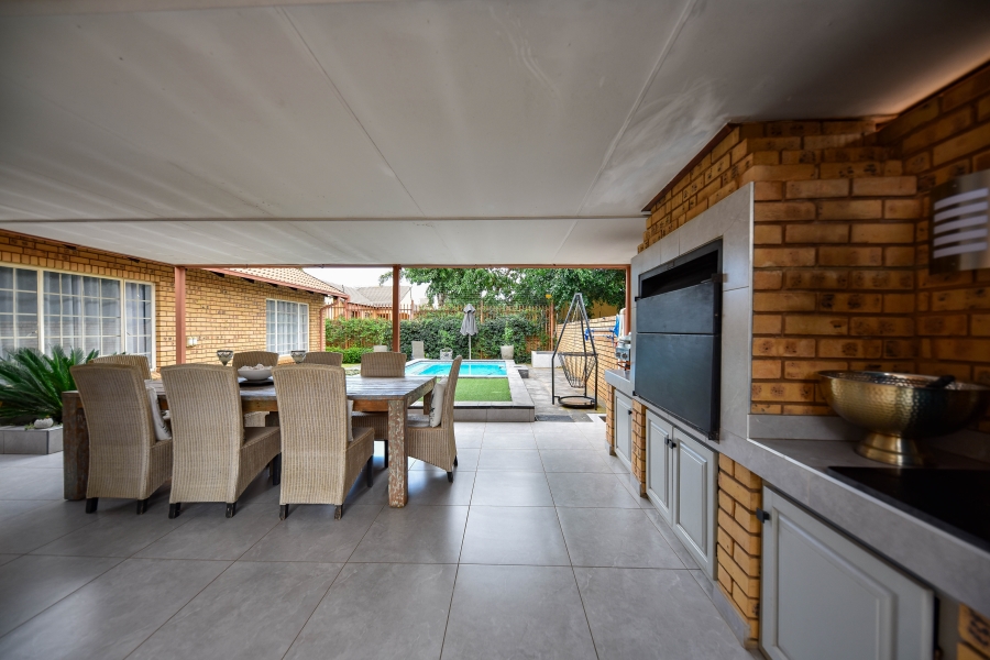 4 Bedroom Property for Sale in Equestria Gauteng