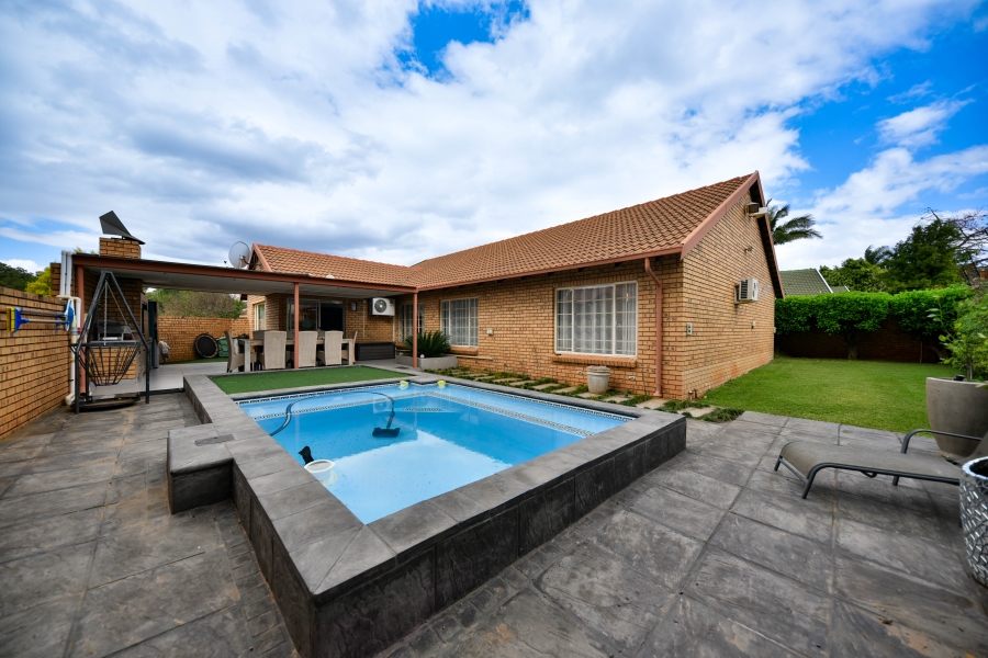 4 Bedroom Property for Sale in Equestria Gauteng