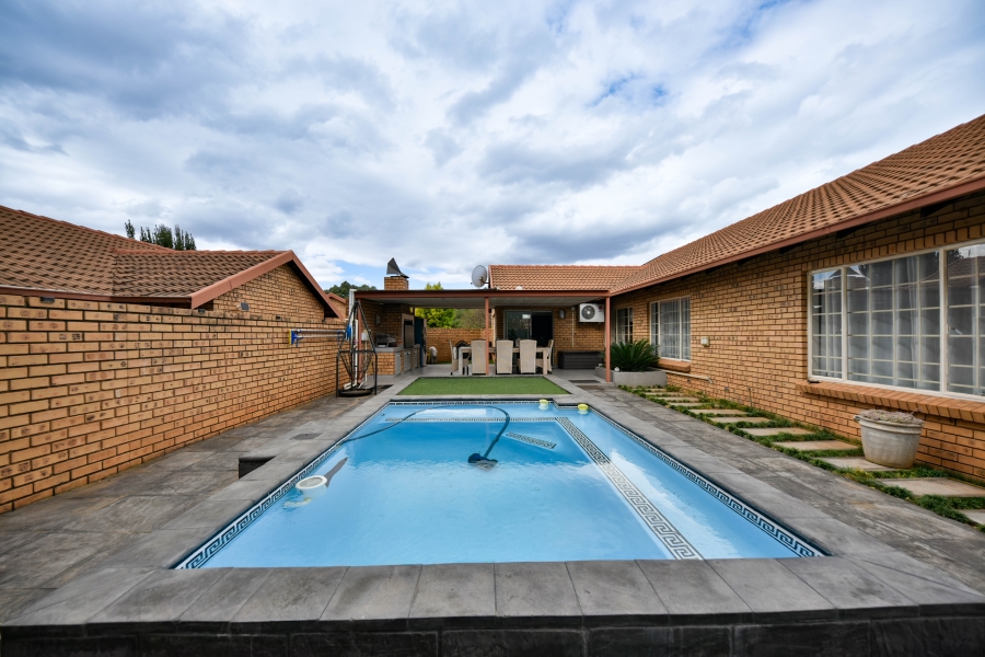 4 Bedroom Property for Sale in Equestria Gauteng