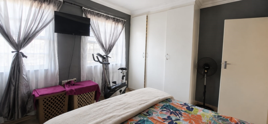 2 Bedroom Property for Sale in Cloverdene Gauteng