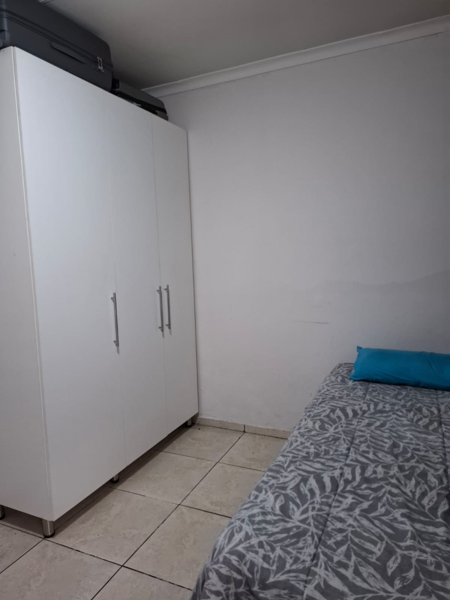 To Let 1 Bedroom Property for Rent in Lombardy East Gauteng
