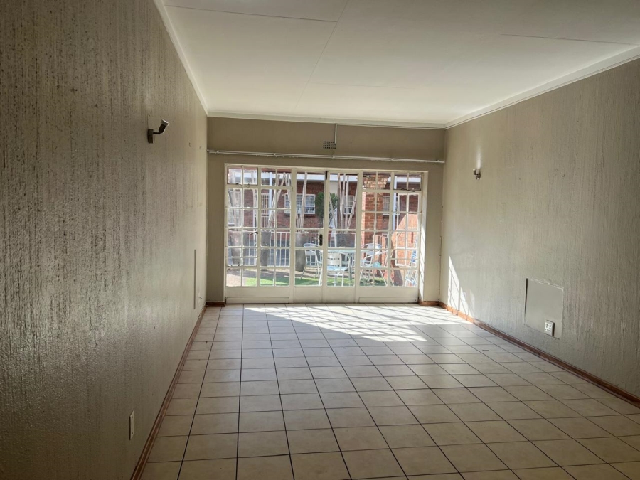 To Let 2 Bedroom Property for Rent in Woodmead Gauteng