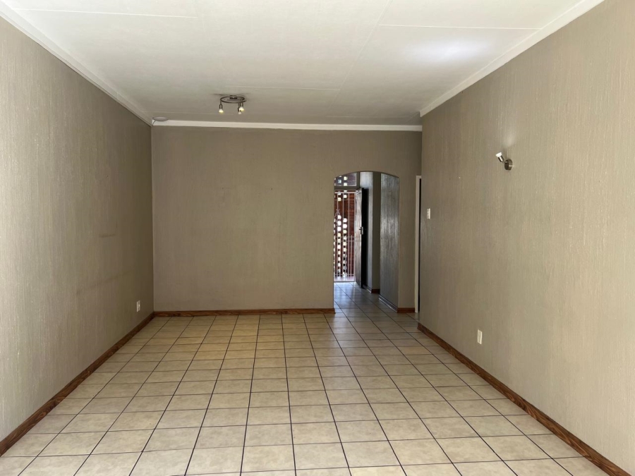 To Let 2 Bedroom Property for Rent in Woodmead Gauteng