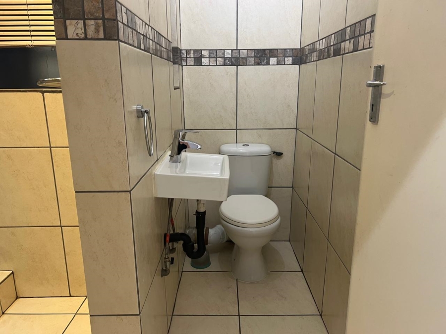 To Let 2 Bedroom Property for Rent in Woodmead Gauteng