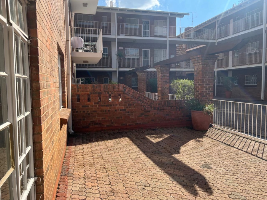 To Let 2 Bedroom Property for Rent in Woodmead Gauteng