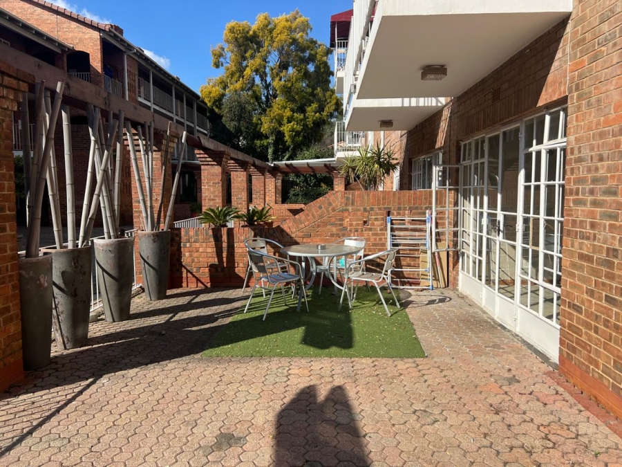 To Let 2 Bedroom Property for Rent in Woodmead Gauteng