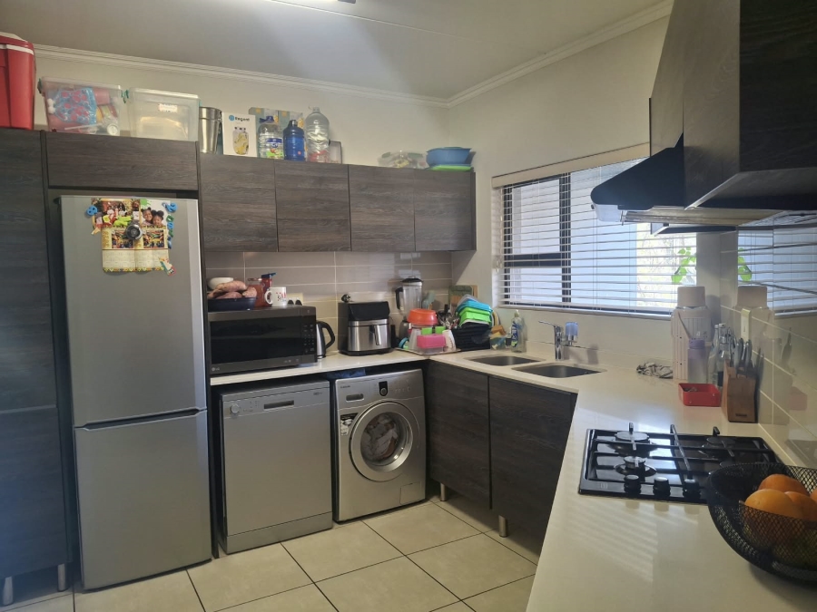To Let 3 Bedroom Property for Rent in Modderfontein Gauteng
