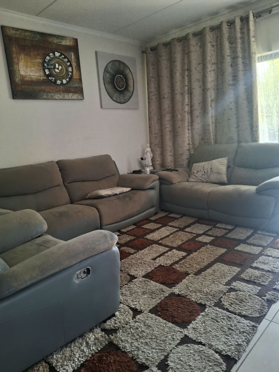 To Let 3 Bedroom Property for Rent in Modderfontein Gauteng