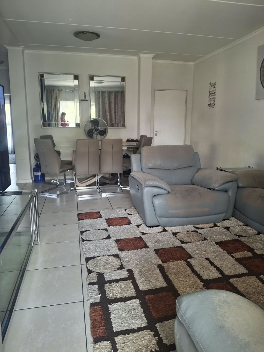 To Let 3 Bedroom Property for Rent in Modderfontein Gauteng