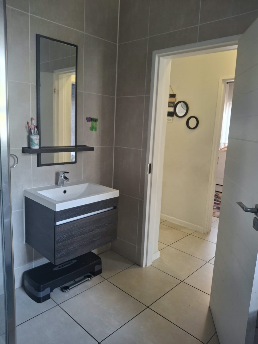 To Let 3 Bedroom Property for Rent in Modderfontein Gauteng
