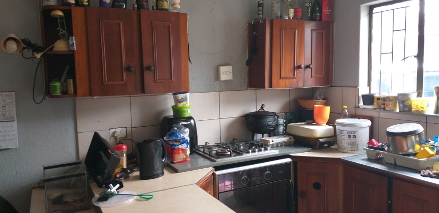 5 Bedroom Property for Sale in Crystal Park Gauteng
